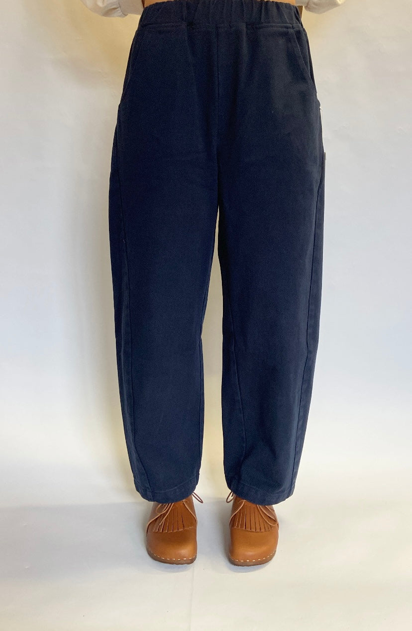 Arc Pants in Navy