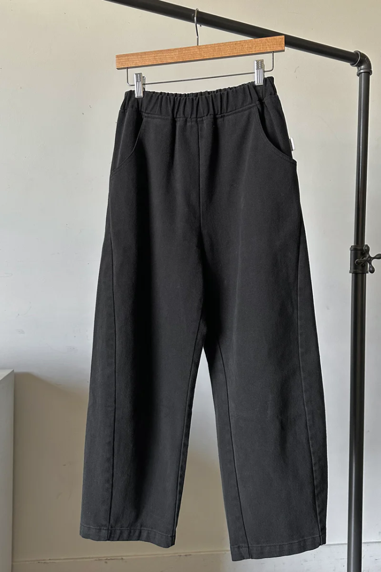 cotton Arc pants in black by le bon shoppe