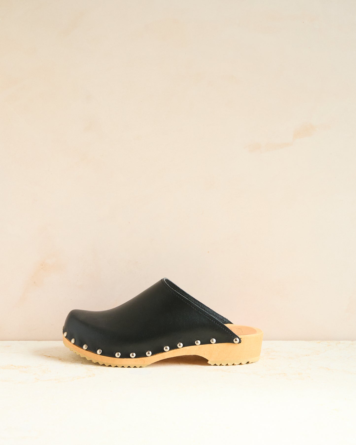 Onyx Low Klassisk Clog with Studs