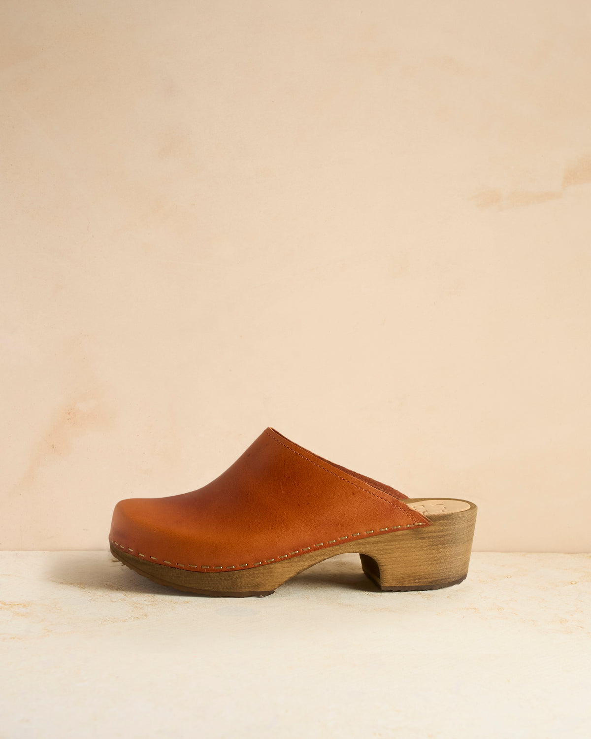 Kit Clogs Brown Wooden Clog – KIT + CLOGS STUDIO