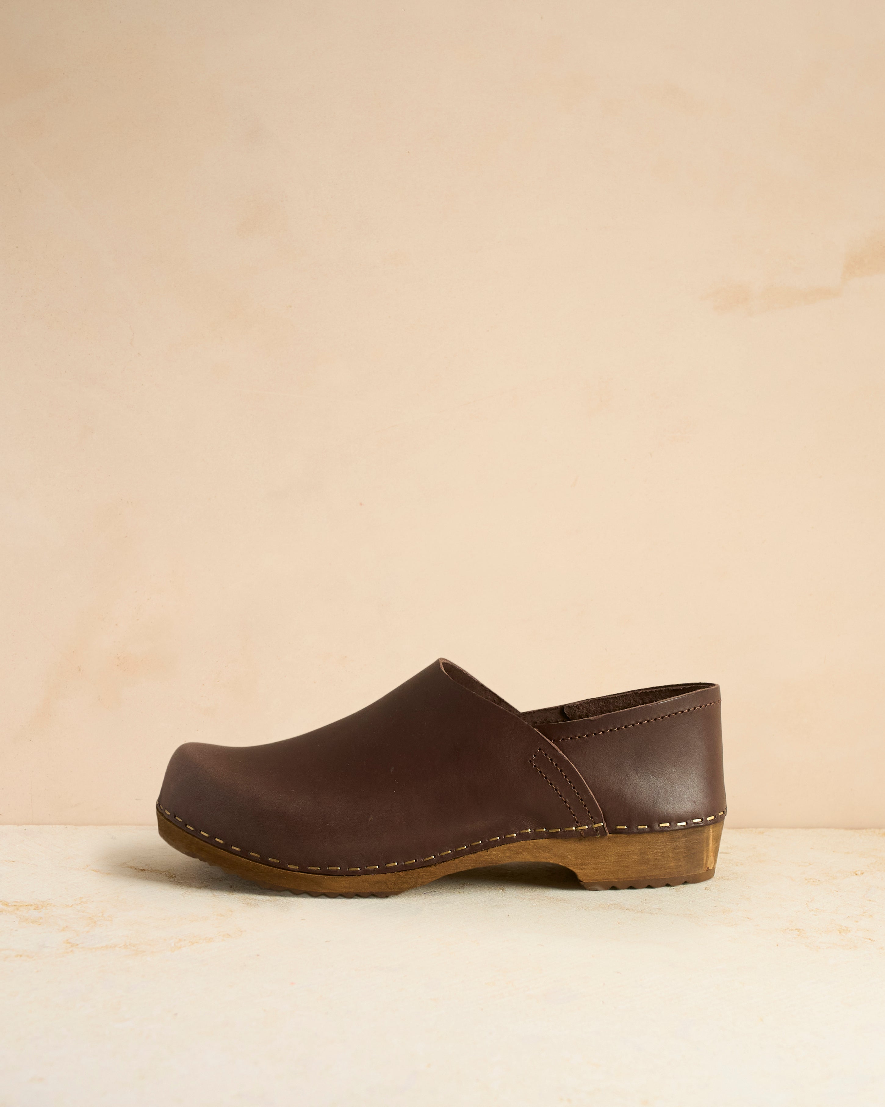 Chocolate Brown Tinted Base Low Jord Clog – KIT + CLOGS STUDIO