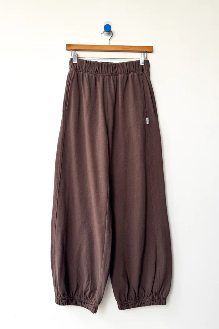 Balloon Pants in Chocolate