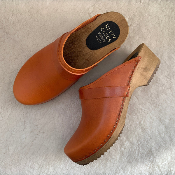 Cumin tan low heel swedish clogs in sizes 42-46