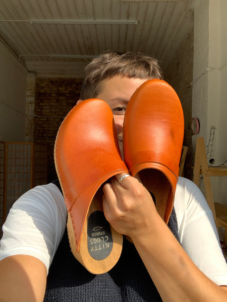 Cumin tan low heel swedish clogs in sizes 42-46