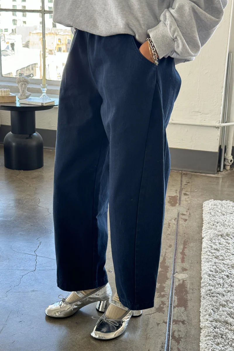 Arc Pants in Navy