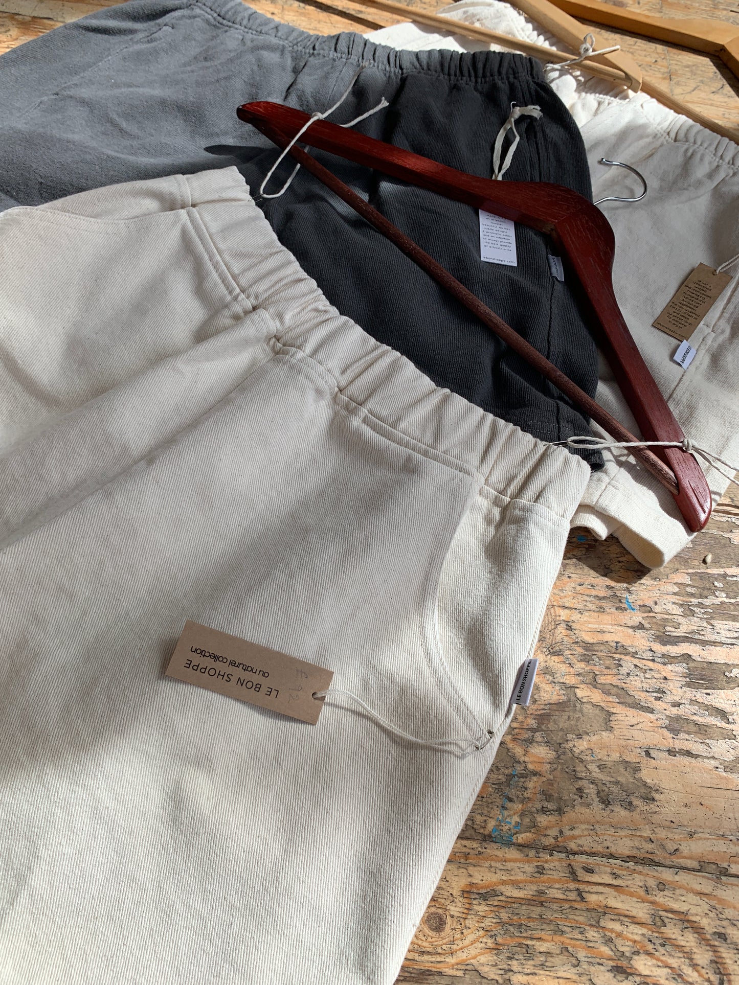 City Shorts in Ecru