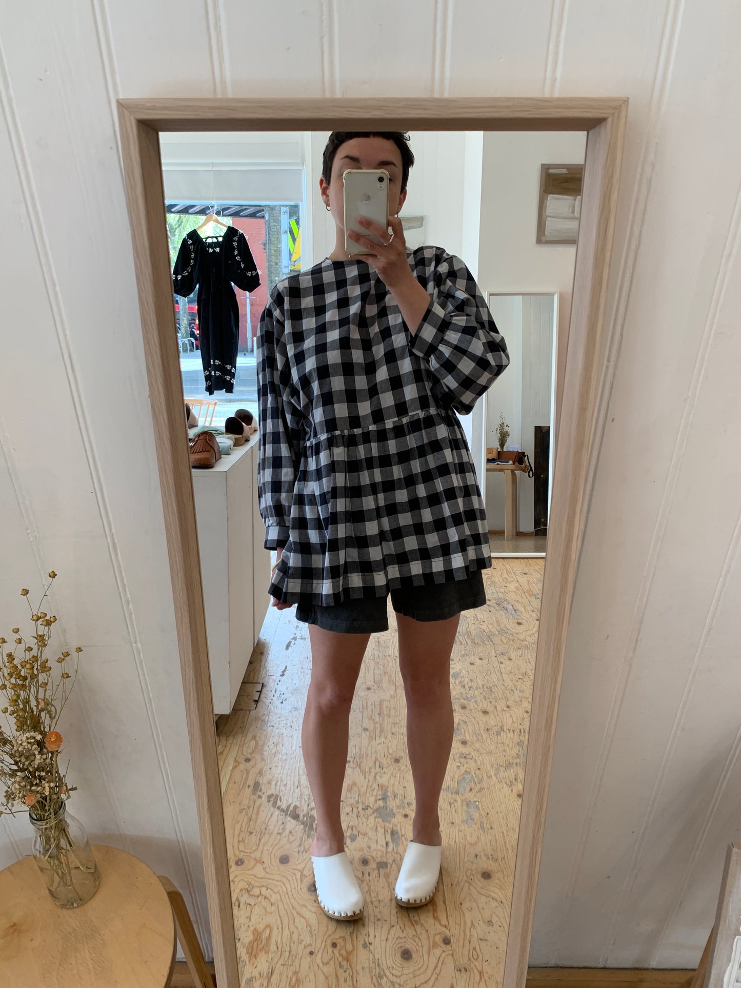 Flared BB Shorts in Ecru