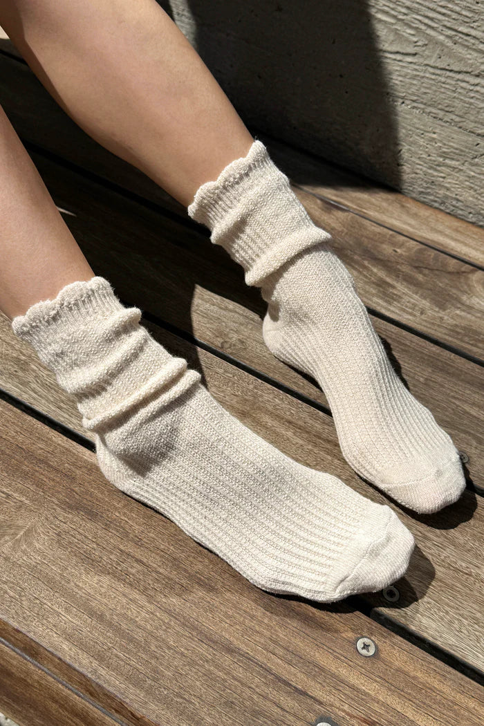 Le Bon Shoppe Linen Scallop Socks - Natural