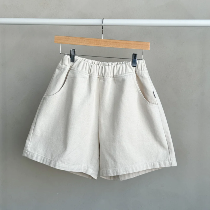City Shorts in Ecru