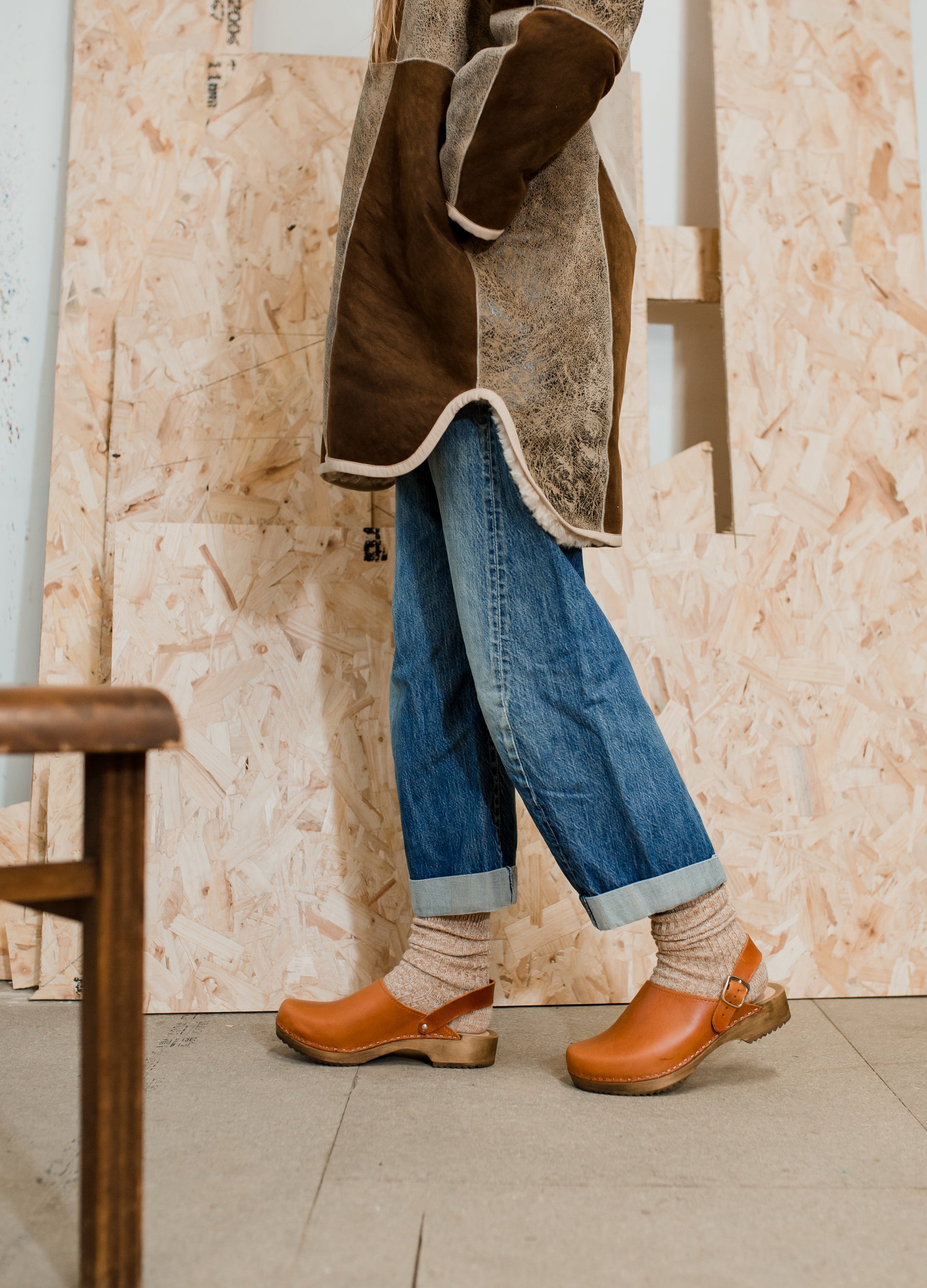 cumin tan klassisk clogs classic mule swedish clogs with a strap