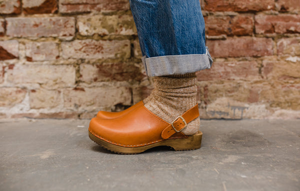 cumin tan klassisk clogs classic mule swedish clogs with a strap