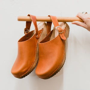 cumin tan klassisk clogs classic mule swedish clogs with a strap