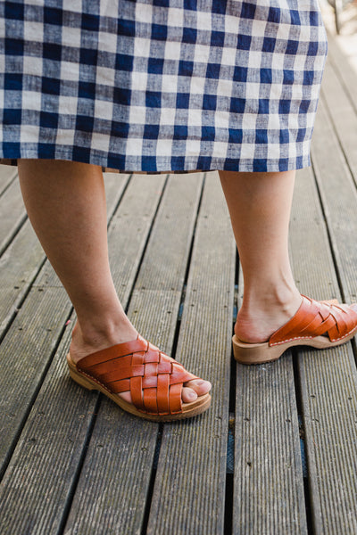 cumin pull up leather woven clog sandal