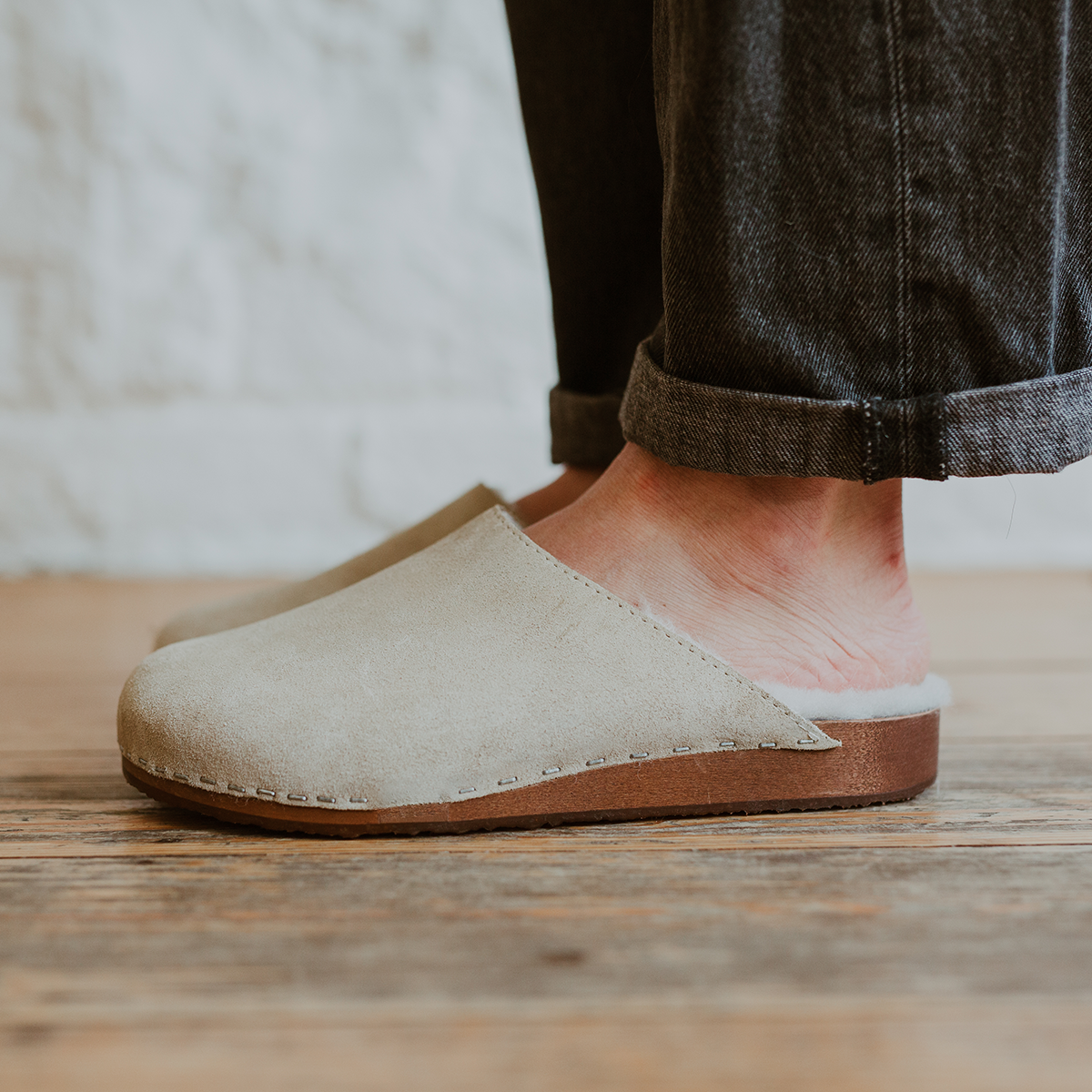 Sand Suede Sheepskin-Lined Flex Base Klassisk Clog