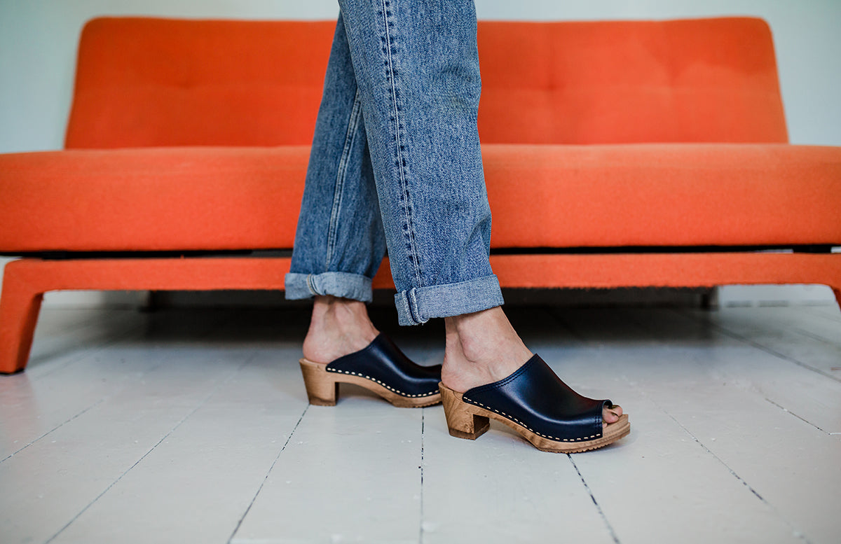 navy blue mid heel peep toe klassisk clogs