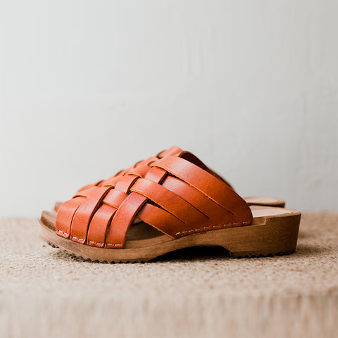 cumin pull up leather woven clog sandal