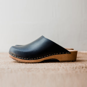 Deep Indigo Low Klassisk Clog – KIT + CLOGS STUDIO