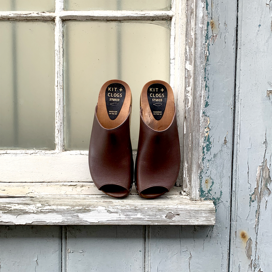 Cacao brown flex base peep toe clogs sandals